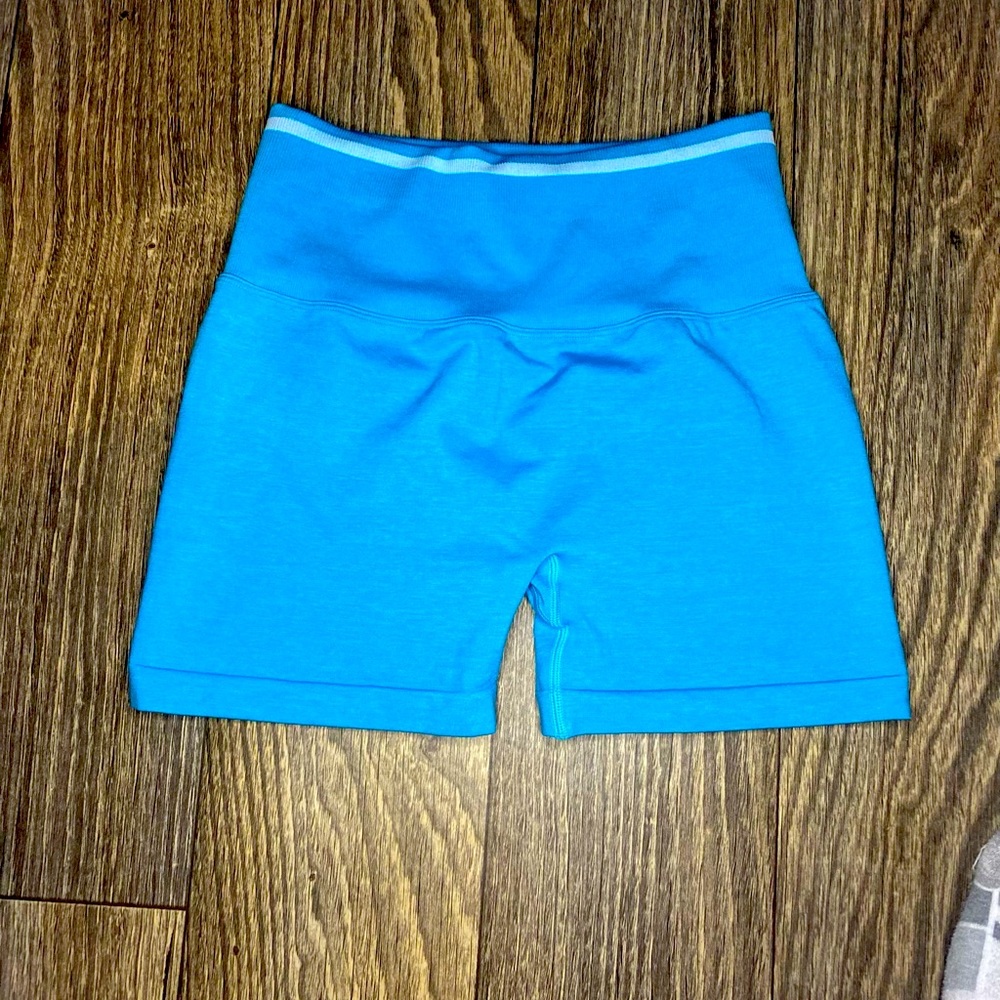 Buffbunny BBL Seamless Shorts Aqua Blue Size Medium- NEW WITHOUT TAGS